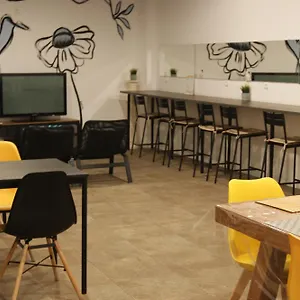 https://m-pods-malaga.hotelsinnerja.org